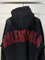 Balenciaga - Figura 4